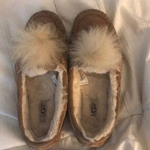uggs with puff balls